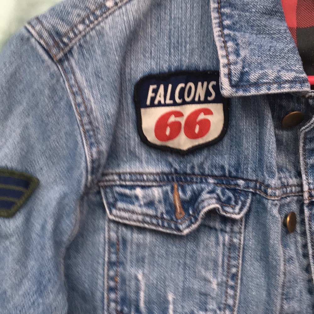 BlueDenim Jacket w/ 4 handmade patches - Picture 4 of 5